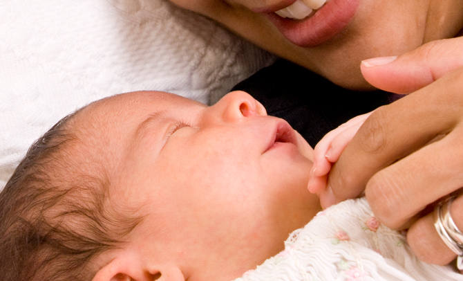 infant with mom