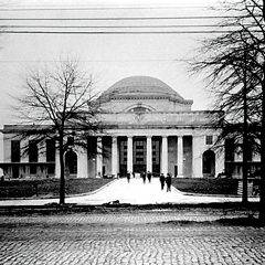 Broad Street Station opened as Science Museum of Virginia in 1977.