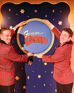 Plaid_Tidings_Sign